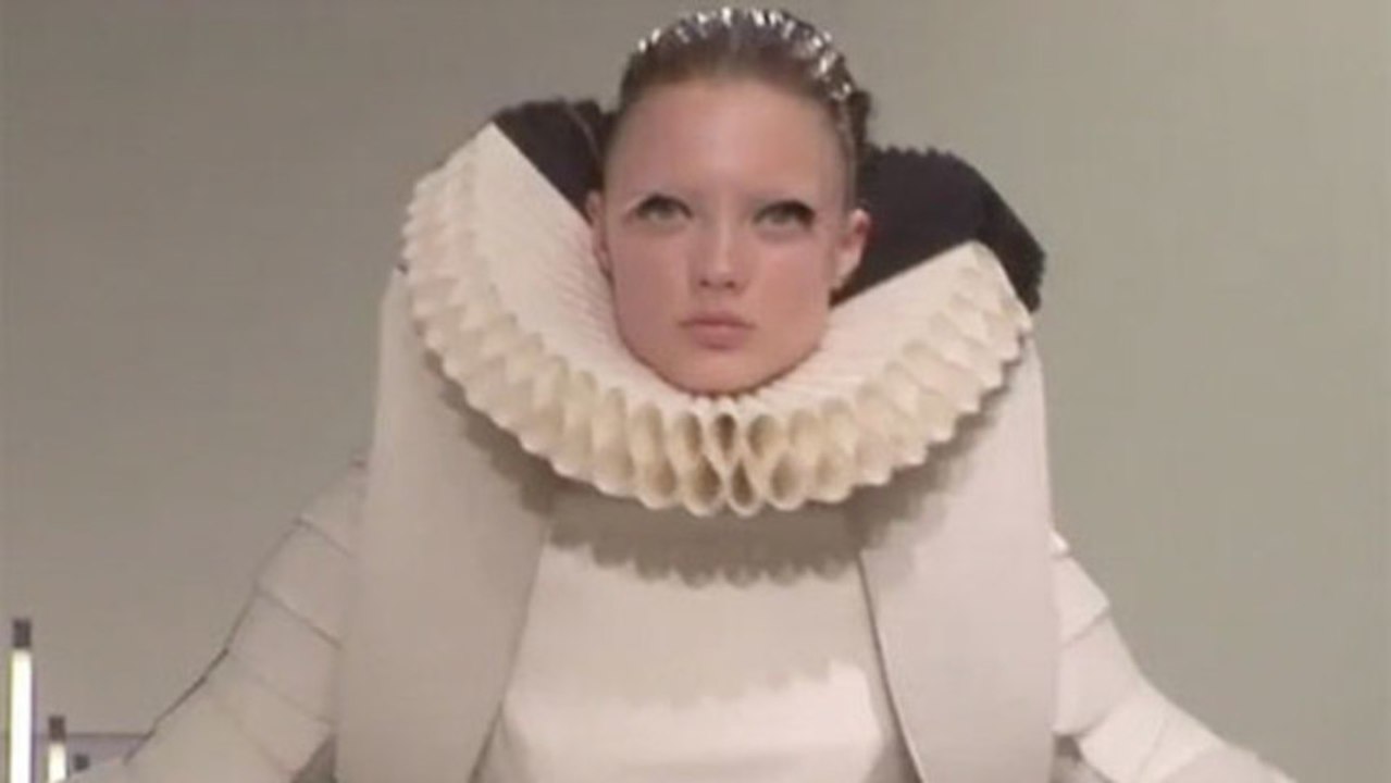 Style.com Fashion Shows - Gareth Pugh: Spring 2009 Ready-to-Wear