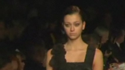 Style.com Fashion Shows - Vera Wang: Fall 2006 Ready-to-Wear
