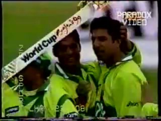 Wasim Akram's 4 wickets Vs Aus at Headingley Group match 99 WC.