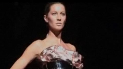 Style.com Fashion Shows - Dolce & Gabbana: Fall 2007 Ready-to-Wear