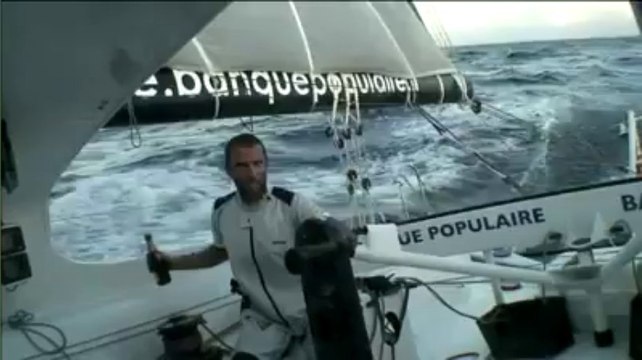 Vendée Globe. Franchissement de l'équateur : Champagne pour Armel Le Cléac'h !