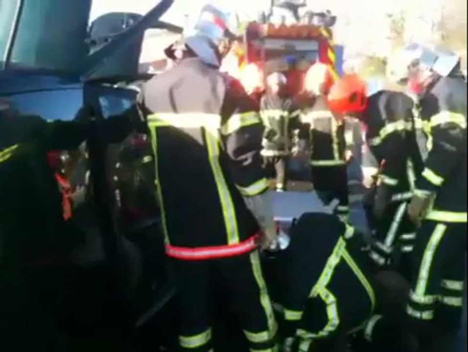 Côtes-d'Armor. Dix pompiers en formation "découpage d'un véhicule"