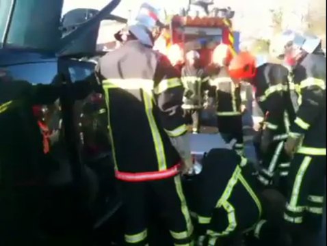 Côtes-d'Armor. Dix pompiers en formation découpage d'un véhicule