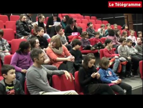Quimper (29). Ateliers pour enfants avant la fête des droits