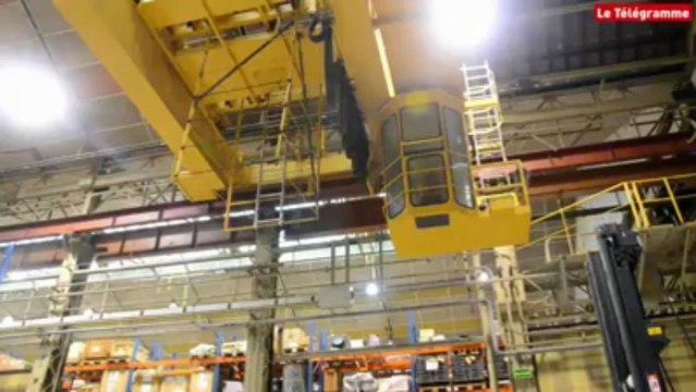 Brest. Dans l'immense magasin de la base navale