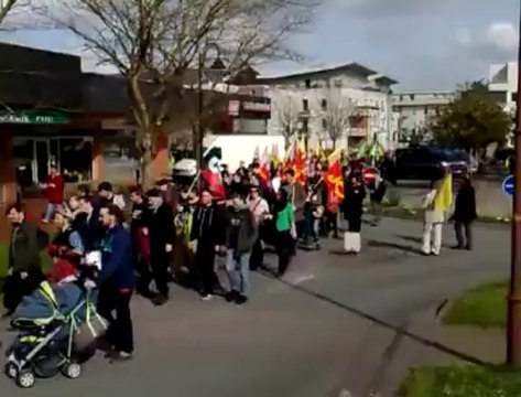 Manif anti fasciste à Chartres-de-Bretagne