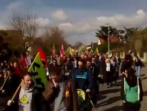Manif anti fasciste à Chartres-de-Bretagne