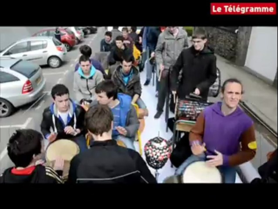 Pontivy. 3000 jeunes marchent pour la solidarité