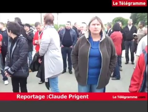 Saint-Martin-des-Champs (29). Agriculteurs et salariés devant le siège de Gad