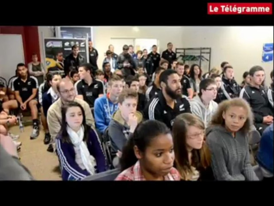 Classes presse : des collégiens morbihannais interviewent les Baby Blacks