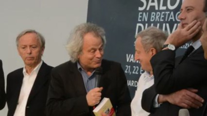 Download Video: Vannes. Salon du livre en Bretagne : Yann Queffélec rafle deux prix