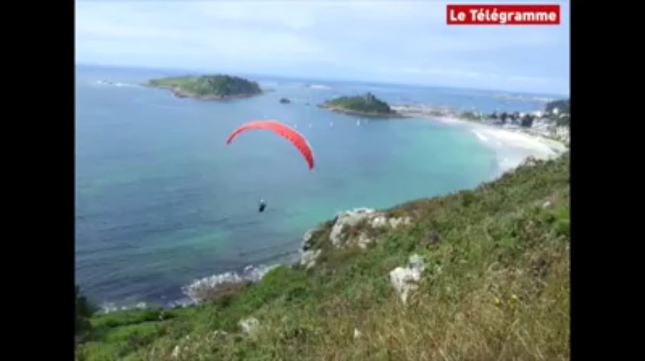 Trébeurden (22). Un petit tour en parapente ?
