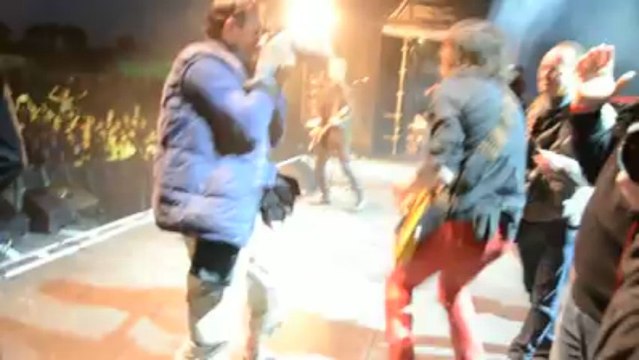 Cali met le feu à Bobital