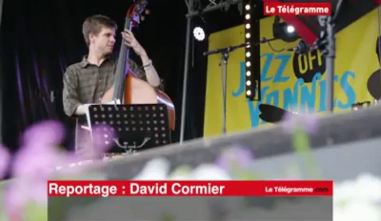 Vannes. L'Alan Jones Portland Oregon Band sur le port