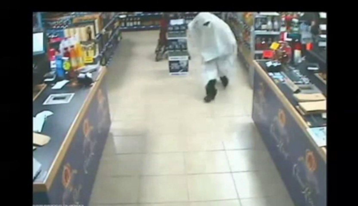 Un fantôme cambriole un magasin d'alcool