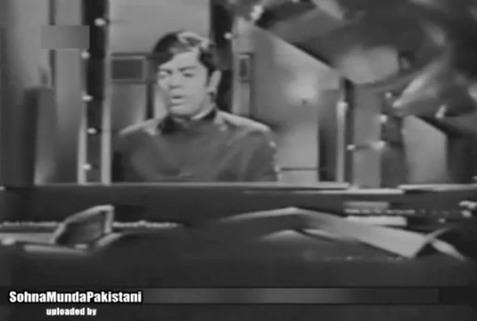 Film: Doraha - Song: Mujhay Tum Nazar Se (1967)