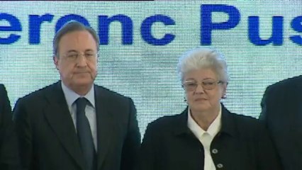 Florentino Pérez inaugura un busto en honor a Puskas en Madrid