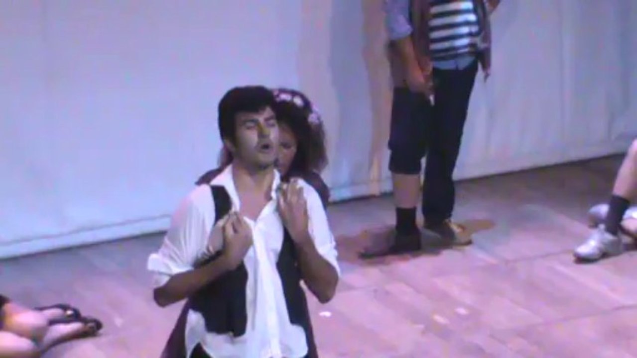 Fragmentos de Miss Simpatia Critica O Resto São Sombras Para O Amor. Teatro Malka.