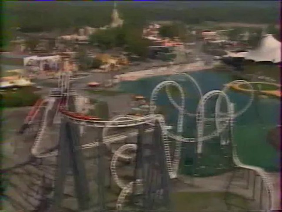 Champs Elysées au Parc Asterix (Partie 1/5)