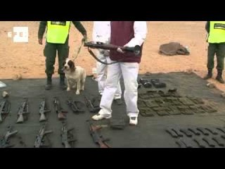 Lanzagranadas, un mortero y fusiles rusos descubiertos en el desierto del Sahara