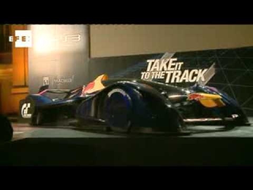 Kazunori Yamauchi finally presents 'Gran Turismo 5'.