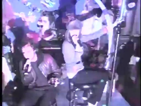 Robert Pattinson & Katy Perry font du Karaoké ... bourrés!