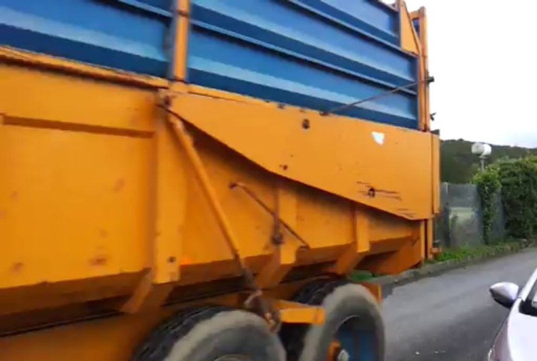 Ecotaxe. Pont-de-Buis : le convoi s'apprête à prendre la direction de la quatre-voies