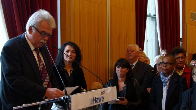 André Chassaigne intervient lors de la remise de la légion d'honneur à Daniel Paul