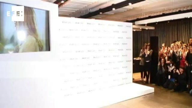 Kate Moss substitui Isabelli Fontana e apresenta nova coleção da Mango.