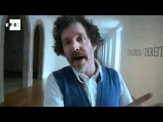 Art exhibition uses  blue balloons to offer contrasting sensations