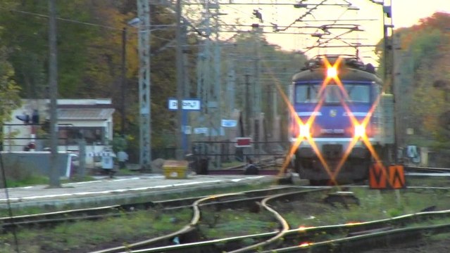 EP07 1009 przez Poznań Starołęka