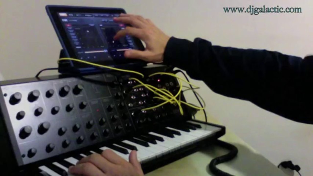 Unleash the-Bass -Apple iPad + Korg MS-20Mini