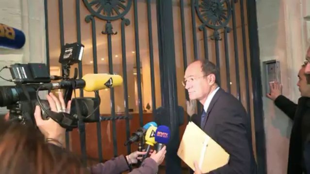 Woerth: pas de commentaires sur Tapie à son arrivée à la CJR