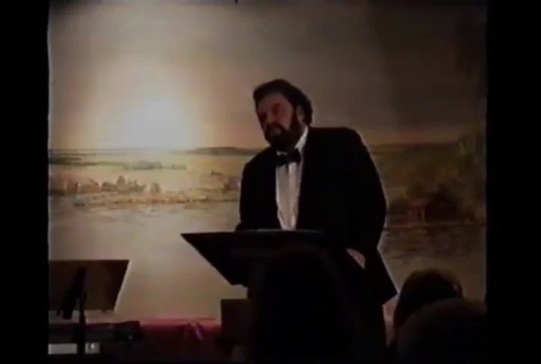 Tenor Carlo Cazals singt _O sole mio_