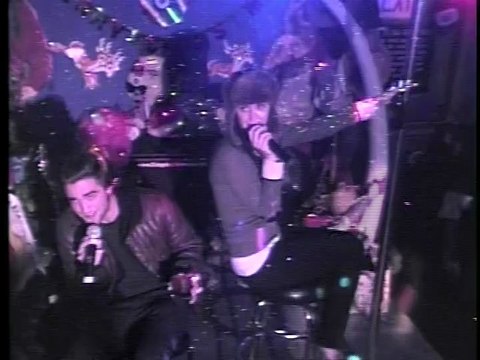 New video of Rob and Katy singing some Boyz II Men back in 2008