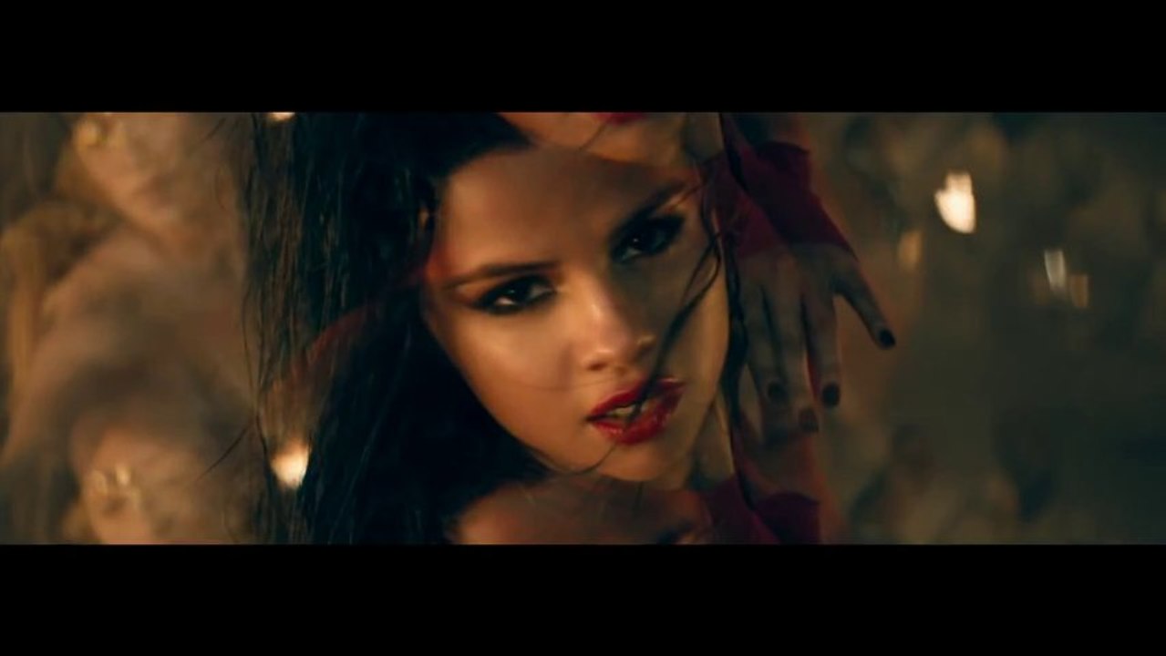 Selena Gomez - Come & Get It (Official Video)