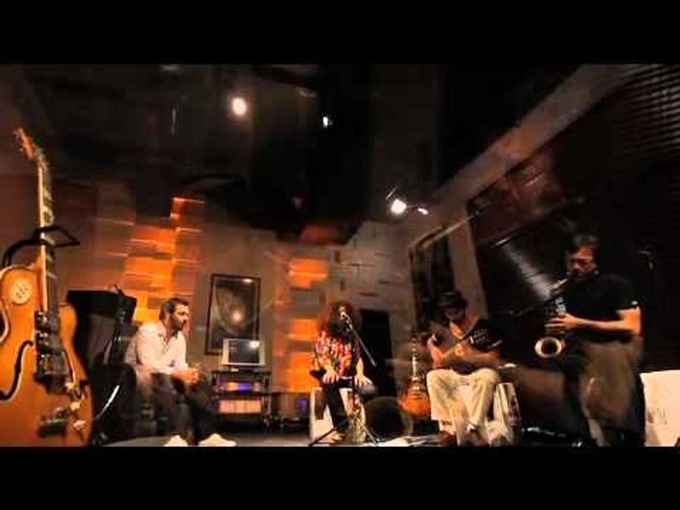 Elif Çağlar - Killing Me Softly / Akustikhane ‪#‎GarajKonserleri‬