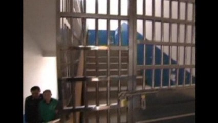 Detained Chinese reporter confesses to taking bribes