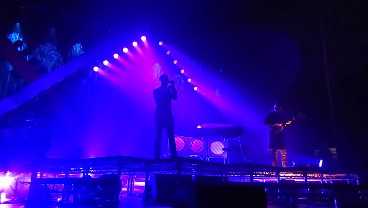 HURTS  -  The Crow (Manchester O2 Apollo 25.10.2013)