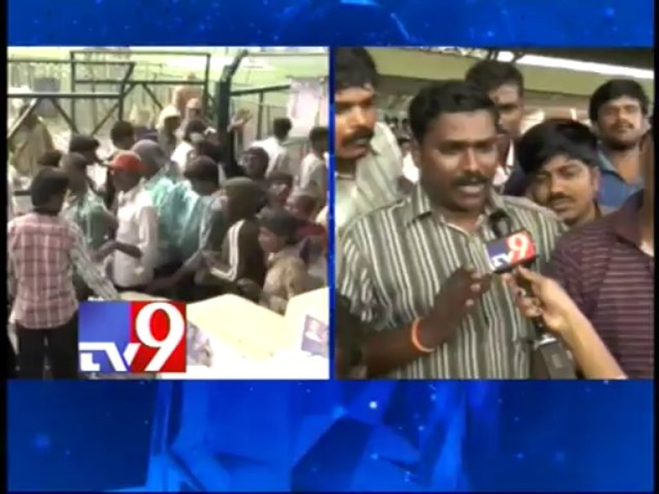 L.B.Stadium teeming with YSRC activists