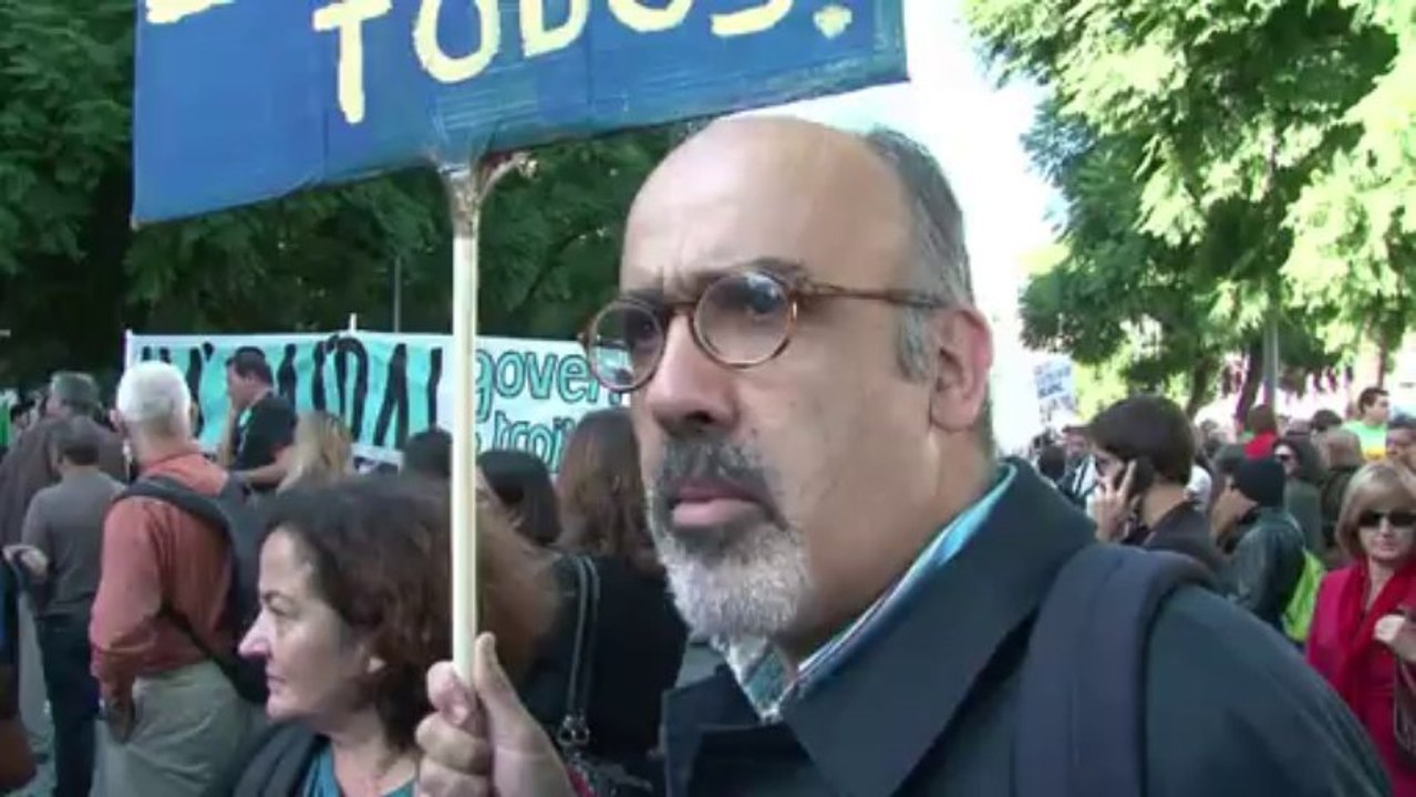 Protestos contra política de austeridade em Por...