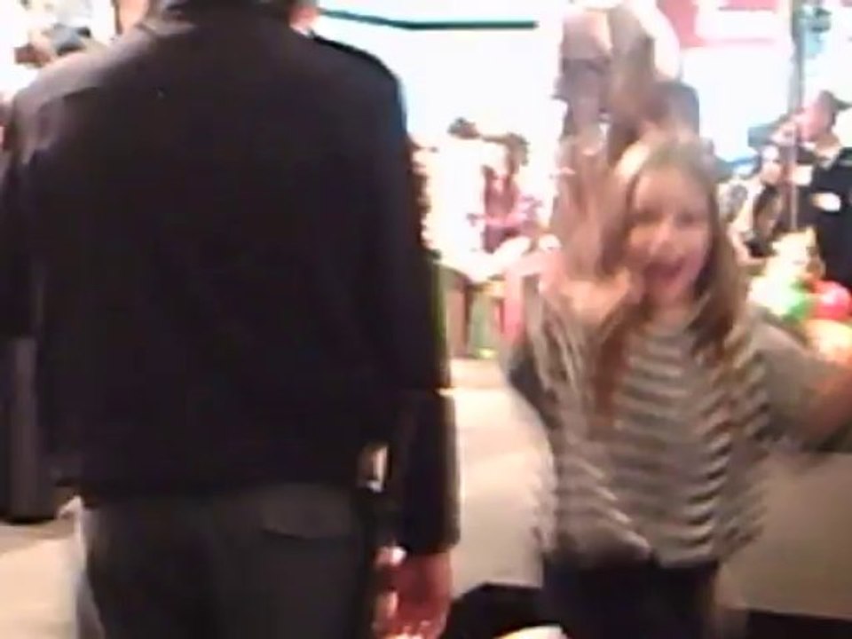 FIRMA DE AUTOGRAFOS DE XUXO Y ELENA