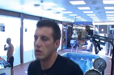 кошер и пчелата Майка Пламен