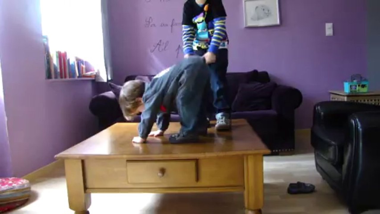 Sur la table du salon...