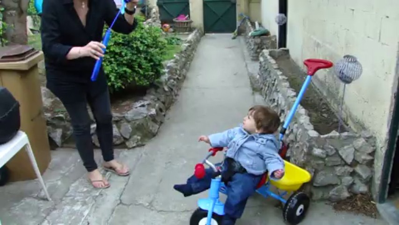 Avec des bulles de savon