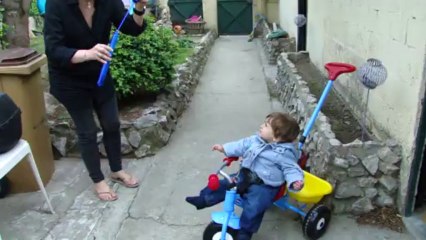 Avec des bulles de savon