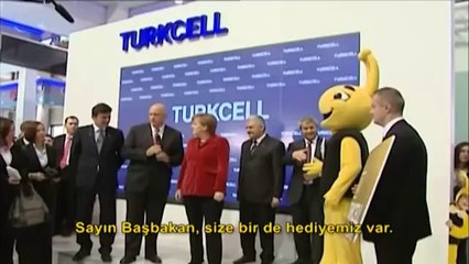 Merkel ile Cello'nun Tanışması (CeBIT 2011)