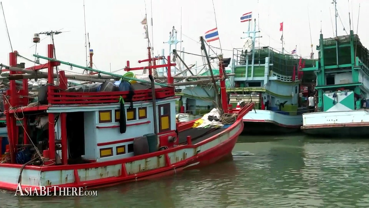 Fishing boats in Pranburi river by Hua Hin Discovery Sea trip
