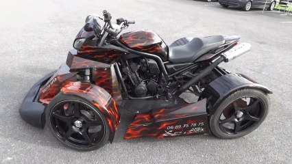 2013 Stunt Drift Crazy Show BMW M3 Kawasaki Z1000 Honda CBR 600 Suzuki Bandit 1200