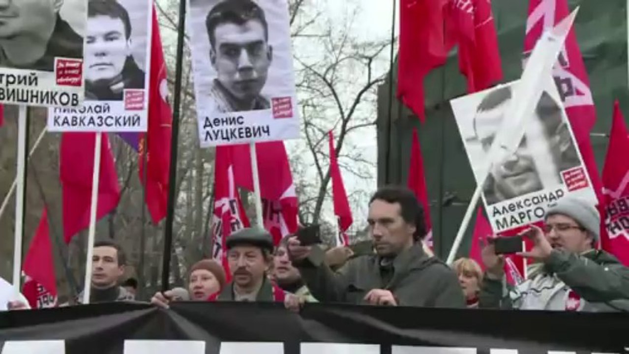 Thousands take to streets over Putin's crackdown in Russia